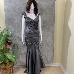 JUNO Dress Collection Formal Sleeveless Maxi Dress Gown women’s L metallic Gray